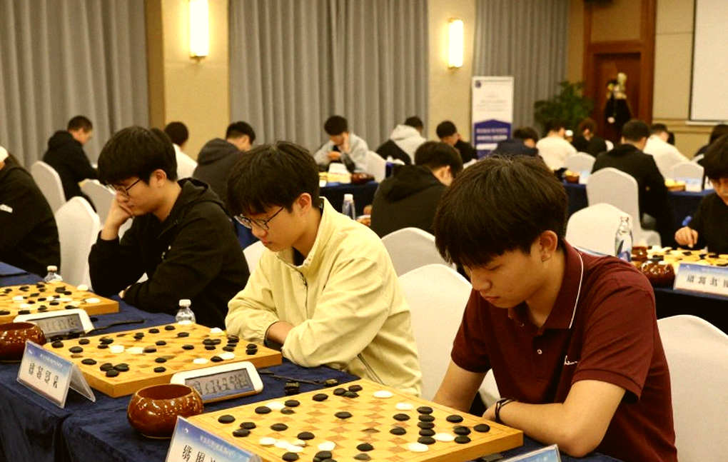 The 2700 Ceiling and the Candidates Tunnel: The Real Map of Vietnamese Chess The 2700 Ceiling and the Candidates Tunnel: The Real Map of Vietnamese Chess