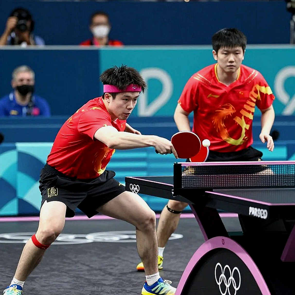 Sự kiện bóng bàn hữu nghị Trung Quốc – EU tại Brussels: Khi 24 tay vợt và hai nhà vô địch Olympic nói về một thứ khác ngoài tỉ số Sự kiện bóng bàn hữu nghị Trung Quốc – EU tại Brussels: Khi 24 tay vợt và hai nhà vô địch Olympic nói về một thứ khác ngoài tỉ số