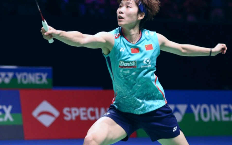 Alwi Farhan và Kento Momota: bước chân trên sàn tập trước Asian Games 2026